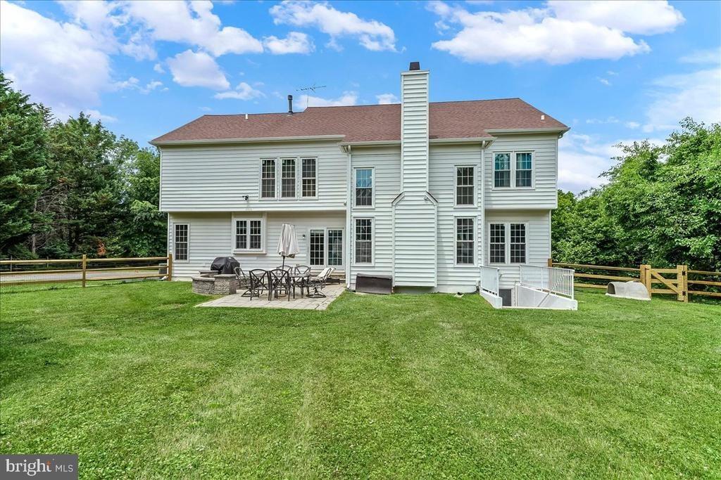Maple Ln, Glen Mills, PA 19342
