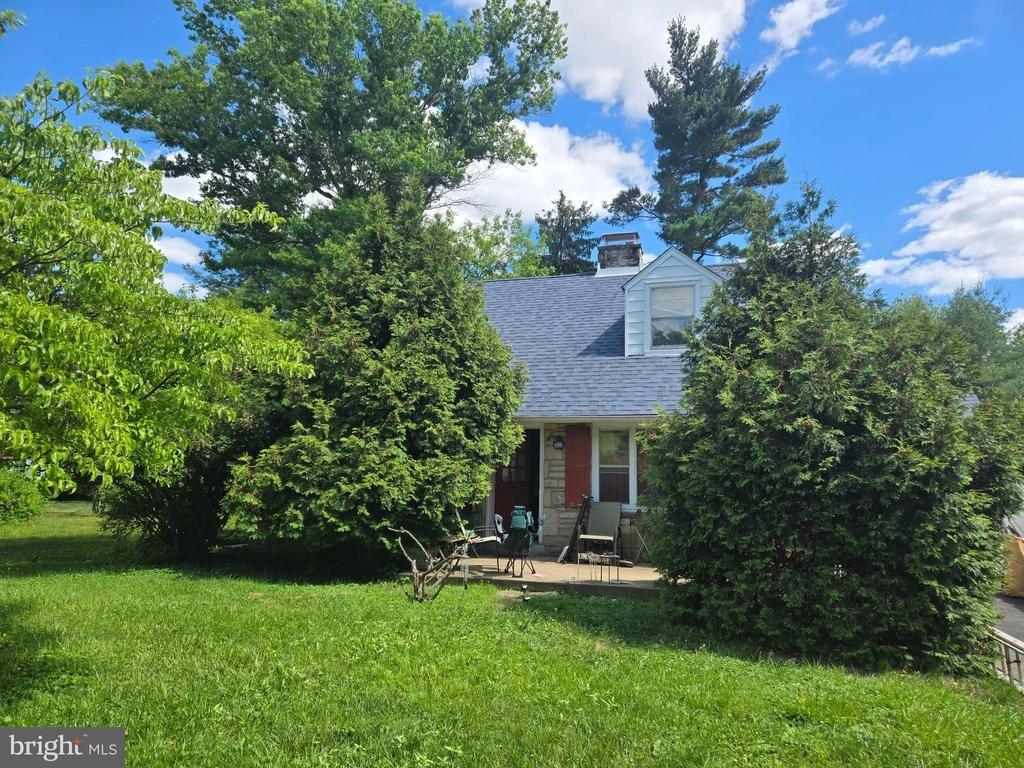 Brent Rd, Oreland, PA 19075