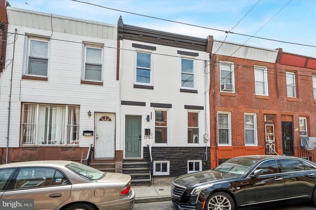 Watkins St, Philadelphia, PA 19145