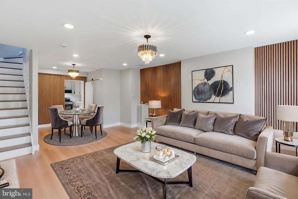 W 2nd St, Florence, NJ 08518