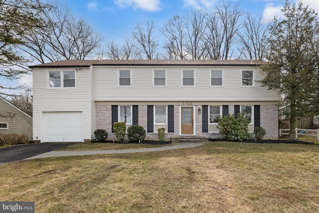 Lark Ln, Cherry Hill, NJ 08003