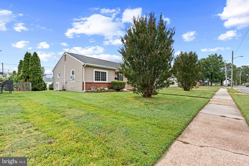 Chesterfield Dr, New Castle, DE 19720