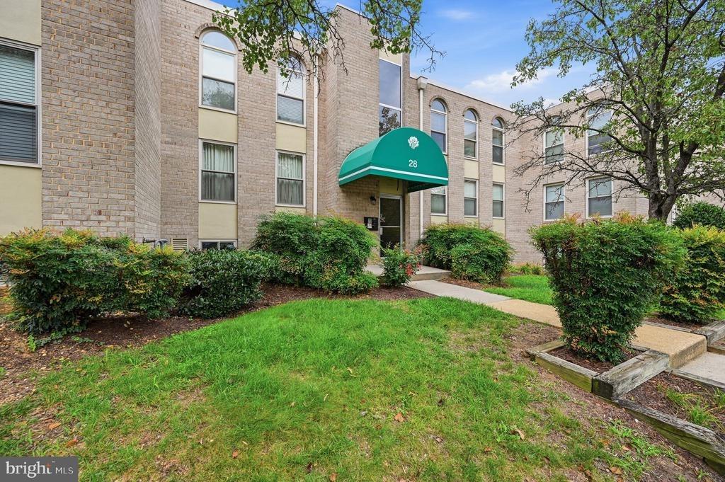 Canterbury Sq, Alexandria, VA 22304