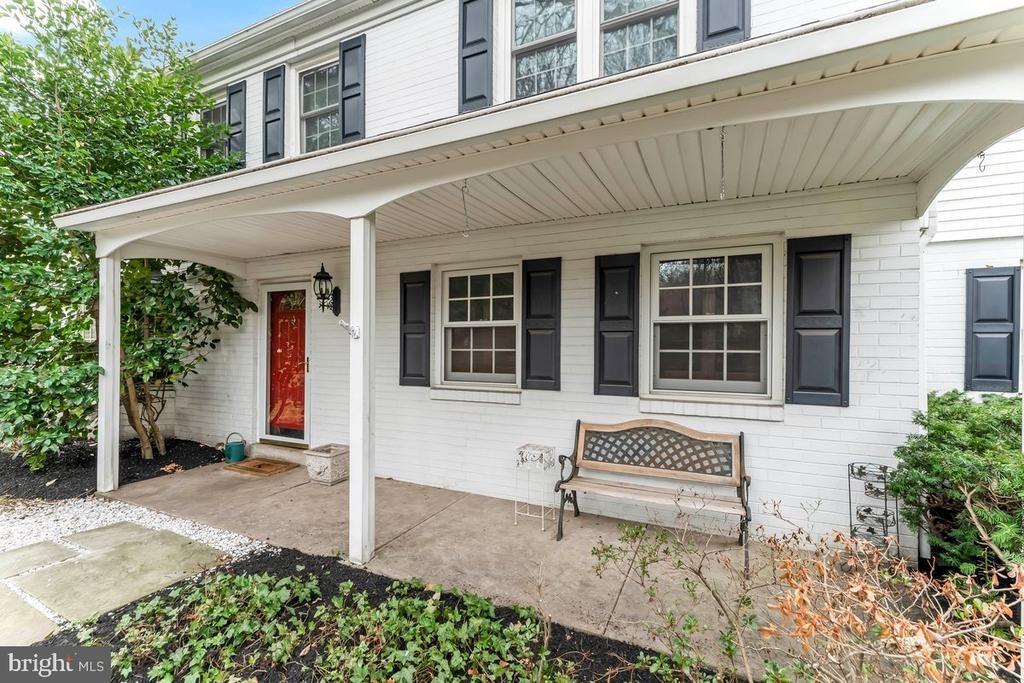 Sural Ln, Elkins Park, PA 19027