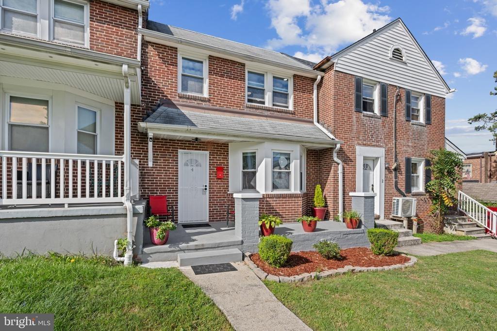 Maple Dr, Catonsville, MD 21228