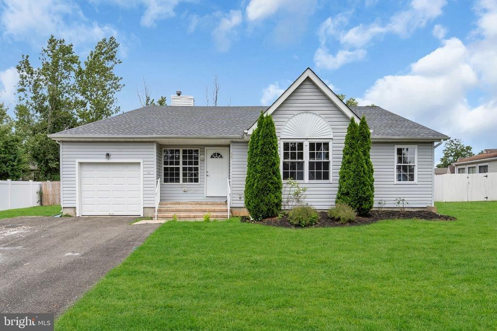 Oneida Lake Dr, Little Egg Harbor Twp, NJ 08087