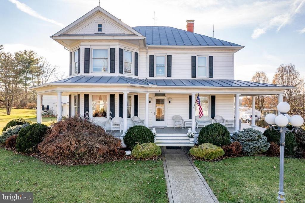 Houff Rd, Weyers Cave, VA 24486