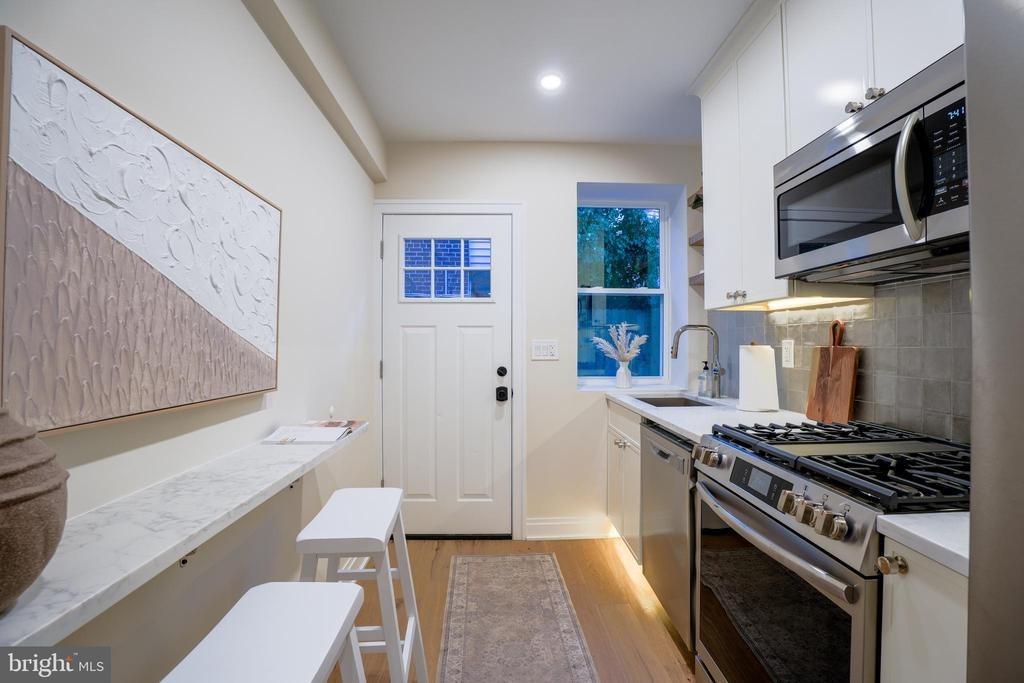 S 7th St, Philadelphia, PA 19147
