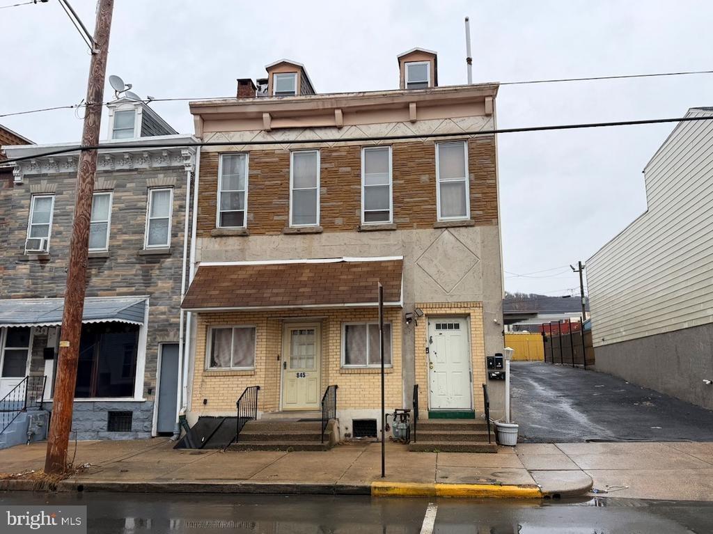 N 8th St, Reading, PA 19604