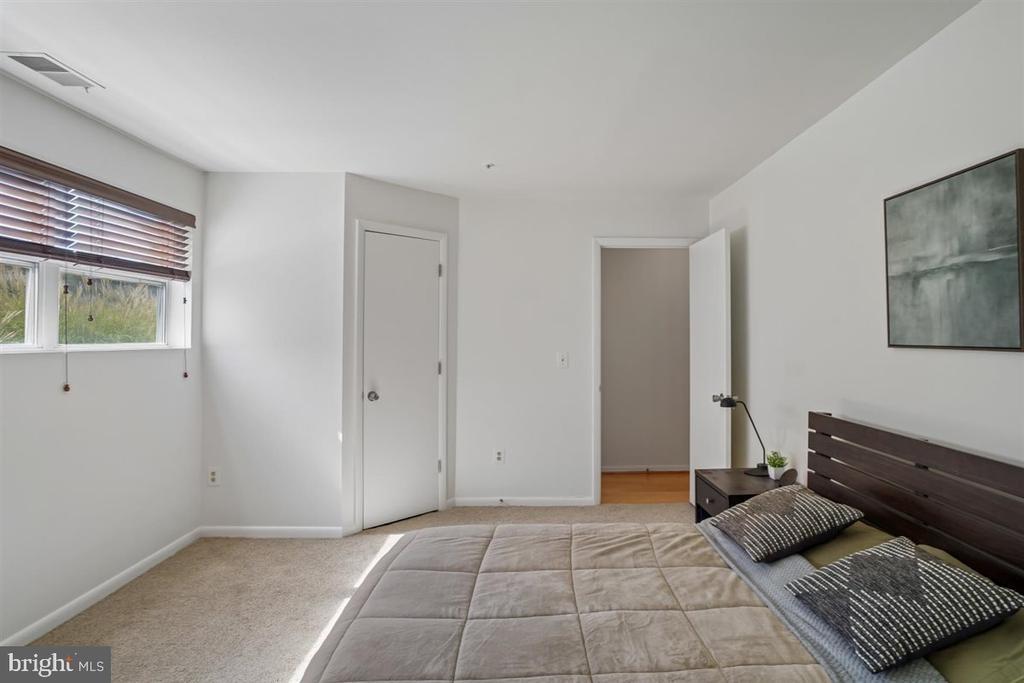 Hearthstone Ct, Annapolis, MD 21403