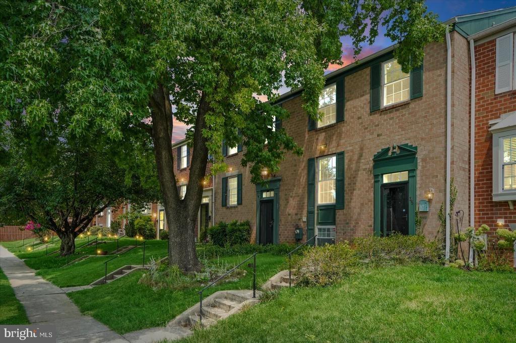 Blondell Ct, Lutherville Timonium, MD 21093