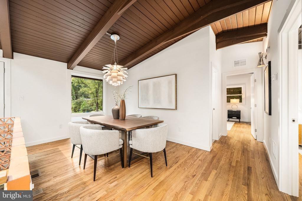 Friar Tuck Ct, Falls Church, VA 22042