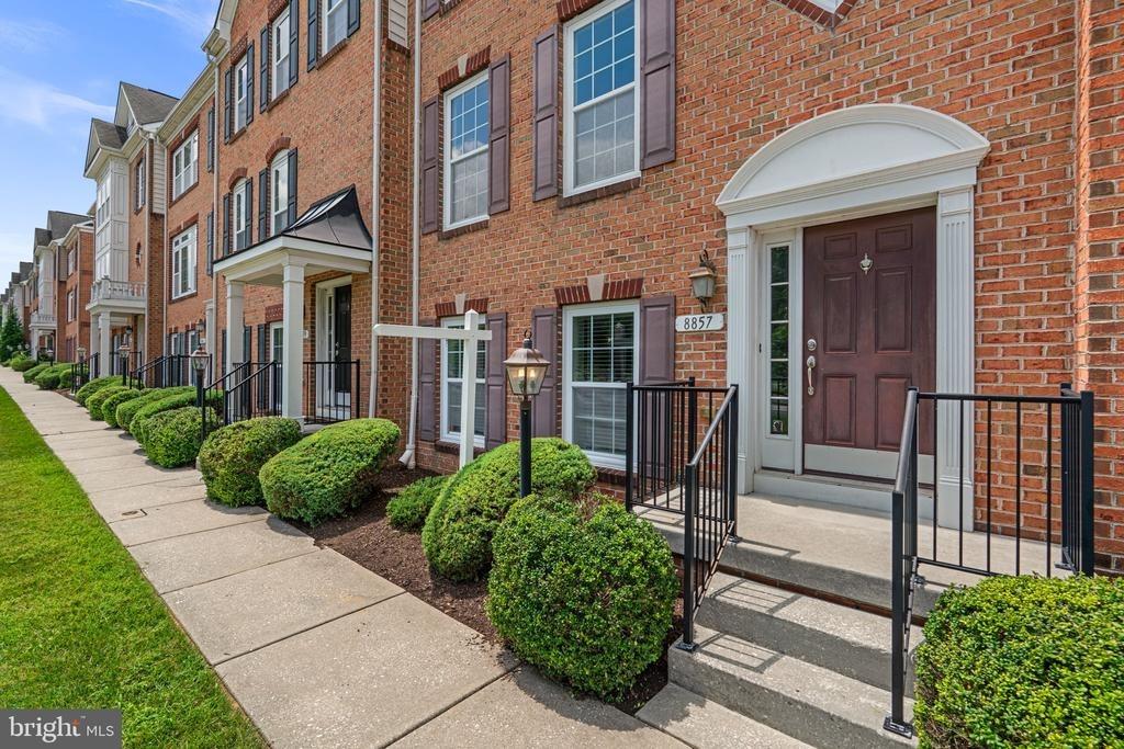 Purple Iris Ln, Elkridge, MD 21075