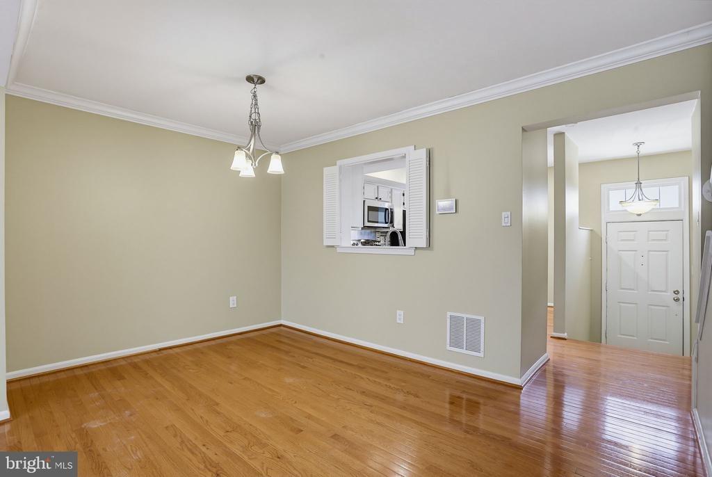 Grove Ridge Ct, Rockville, MD 20852