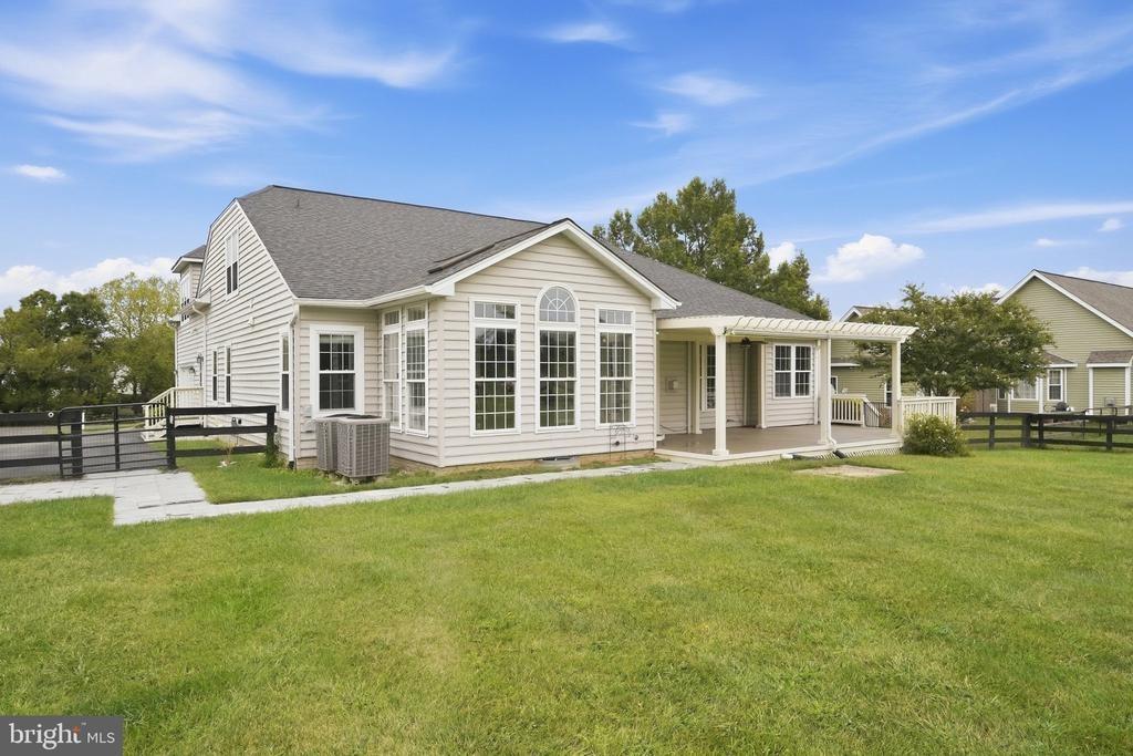 Birch Hollow Ln, Hillsboro, VA 20132
