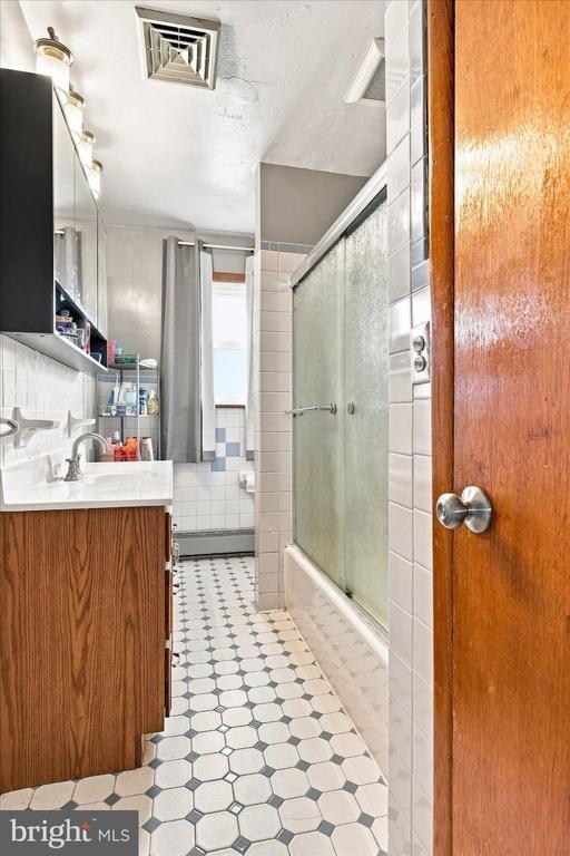Troy Ave, Gibbstown, NJ 08027