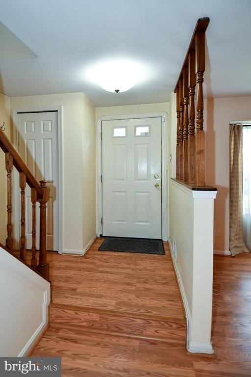 Lansdale Ct, Burtonsville, MD 20866