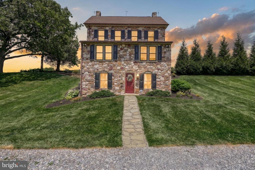 Clearview Ln, Spring Grove, PA 17362