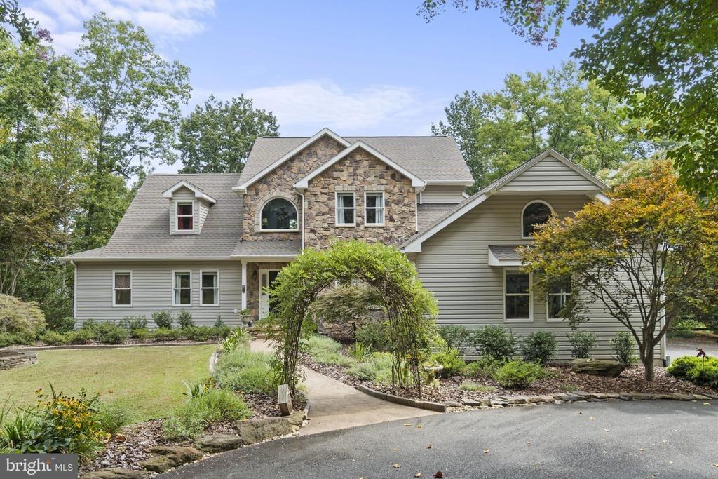 Ironwood Rd, Montross, VA 22520