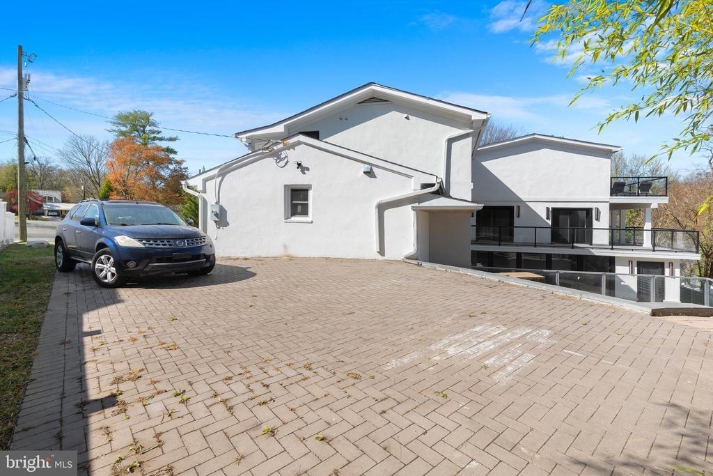S Pierce St, Arlington, VA 22202