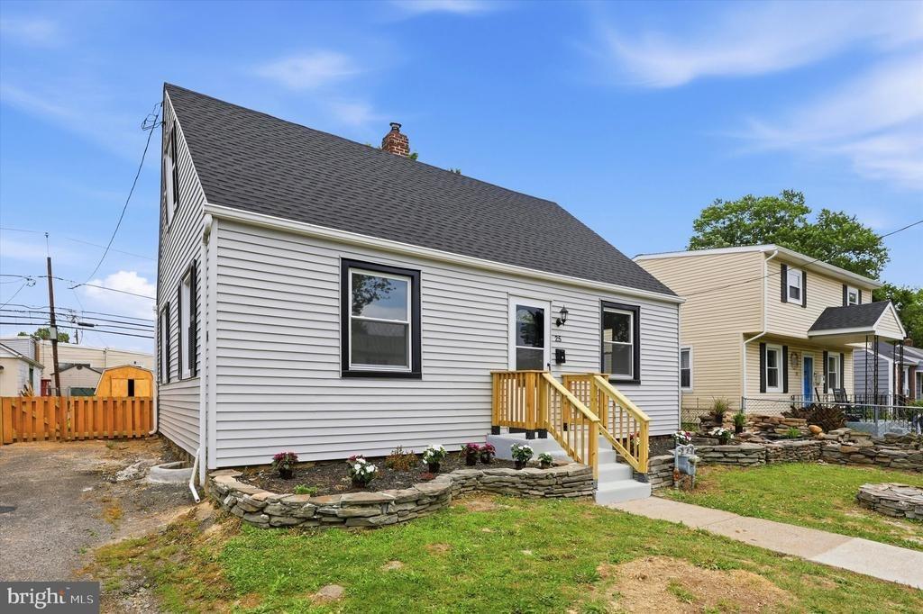 Martin Ln, Norwood, PA 19074