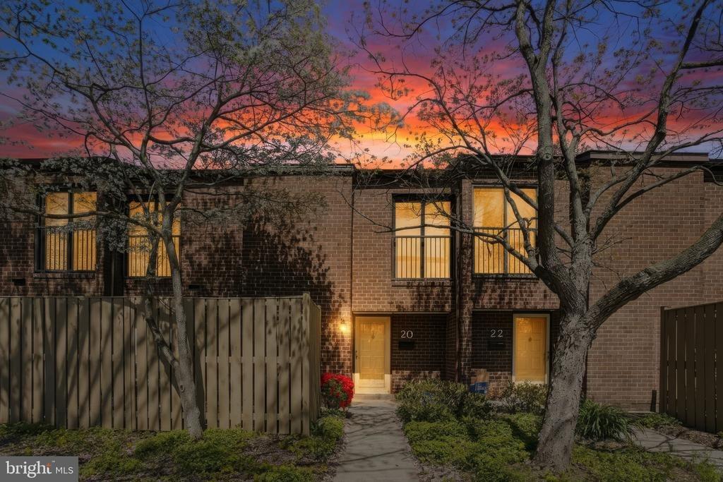 Pickburn Ct, Cockeysville, MD 21030