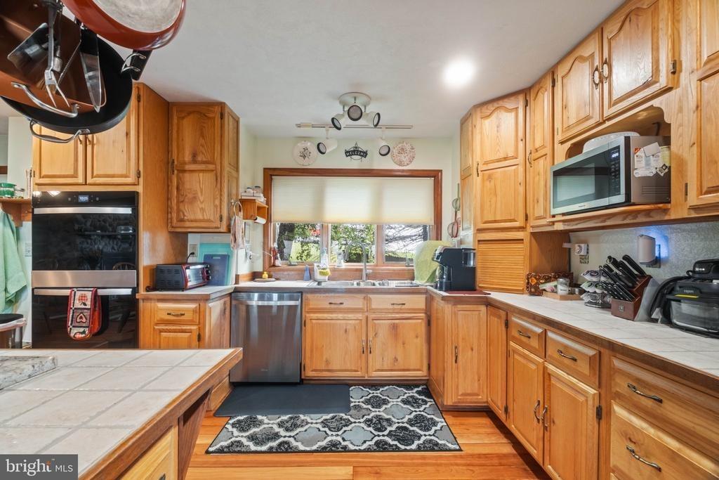 White Oak School Rd, Terra Alta, WV 26764