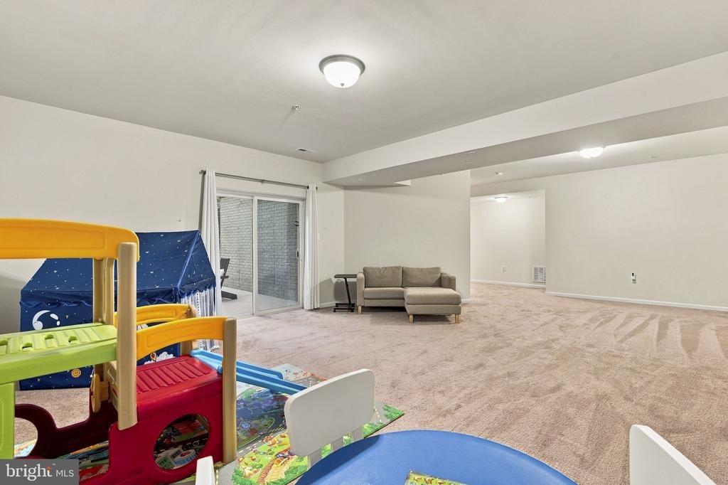 Shadow Ridge Ct, Hughesville, MD 20637
