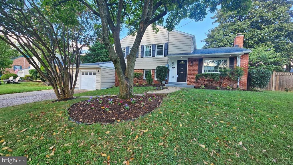Croton Dr, Alexandria, VA 22308
