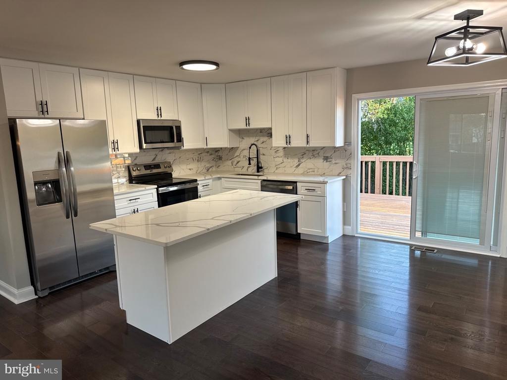 Greenapple Ct, Gwynn Oak, MD 21207