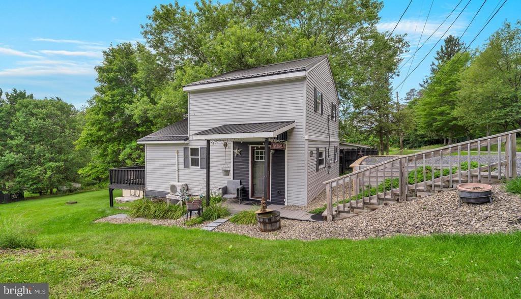 Hillcrest St, Winburne, PA 16879