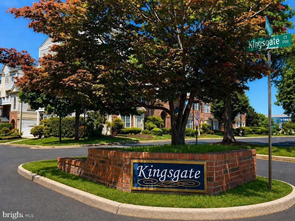Kingsgate Ct, Alexandria, VA 22302