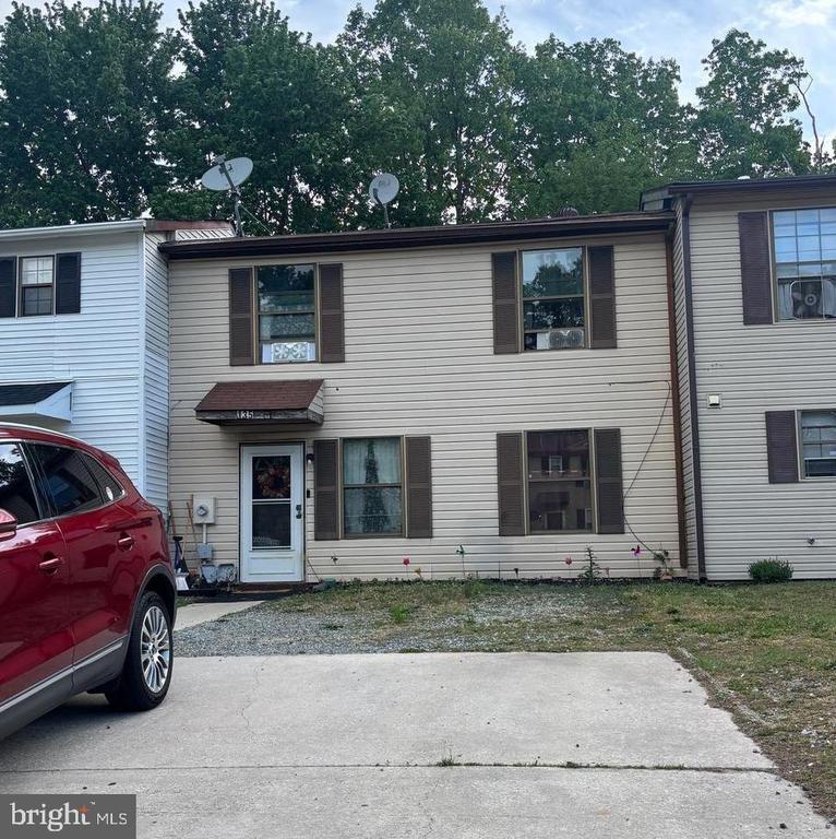 Hampshire Rd, Sicklerville, NJ 08081
