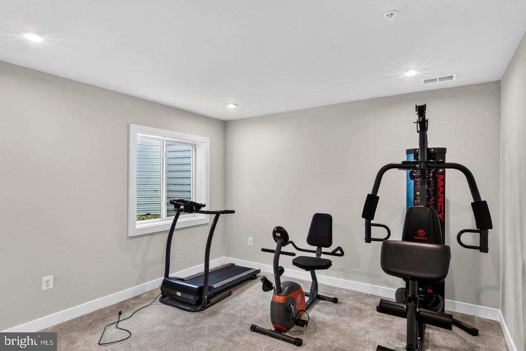 Catherine Woods Ct, Hughesville, MD 20637