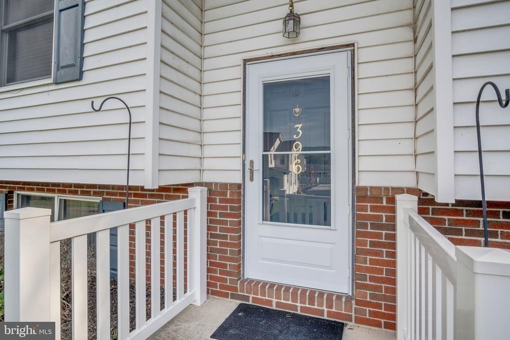 Whiteside Ave, Highspire, PA 17034