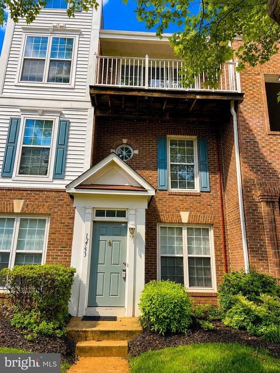 Fair Crest Ct, Fairfax, VA 22033