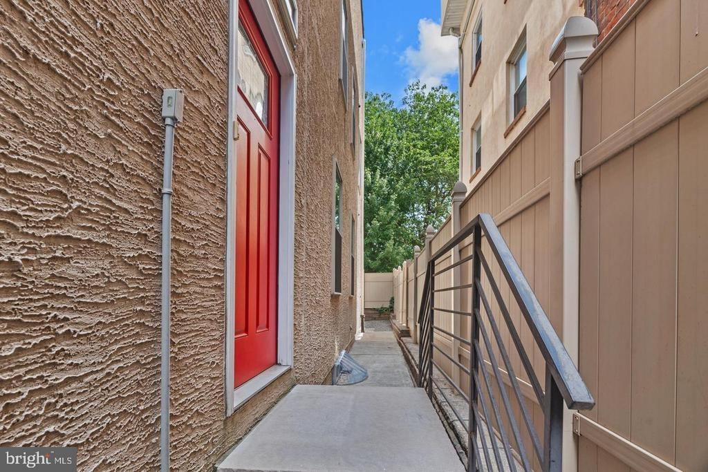 Poplar St, Philadelphia, PA 19130
