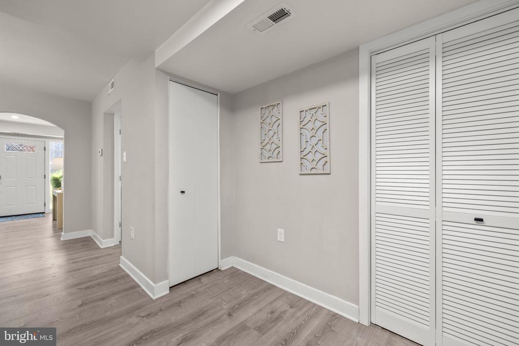 Sun Valley Cir, Silver Spring, MD 20906