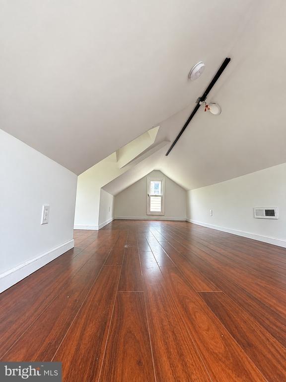Delaware Ave, Palmyra, NJ 08065