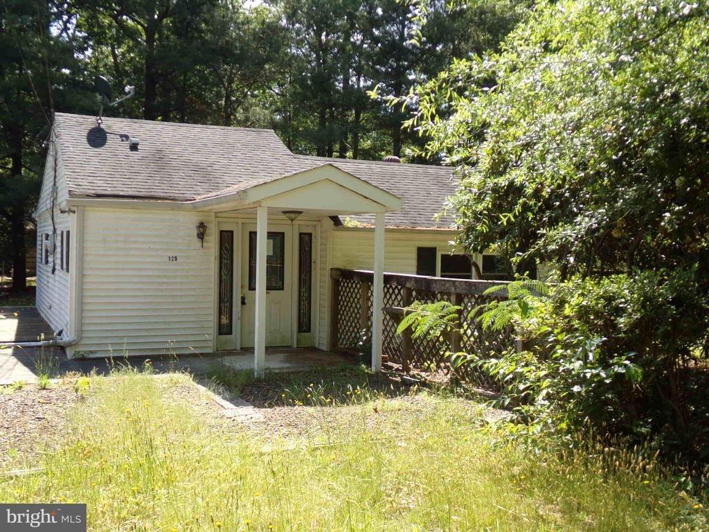 Iris Rd, Millville, NJ 08332