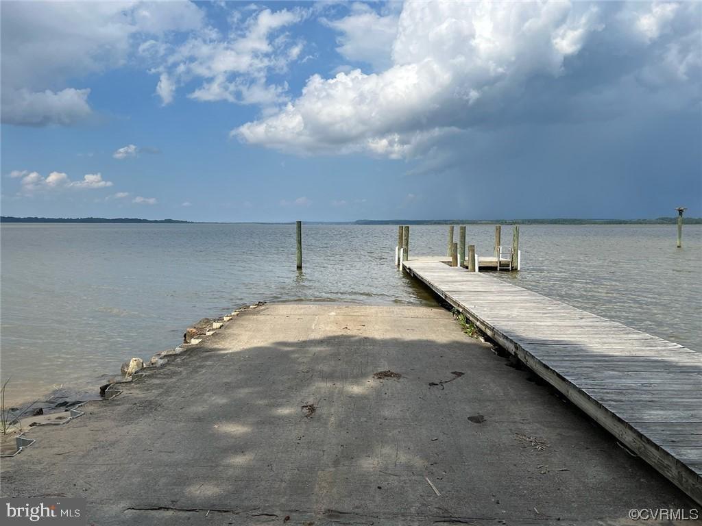 E Banbury Rd, Tappahannock, VA 22560