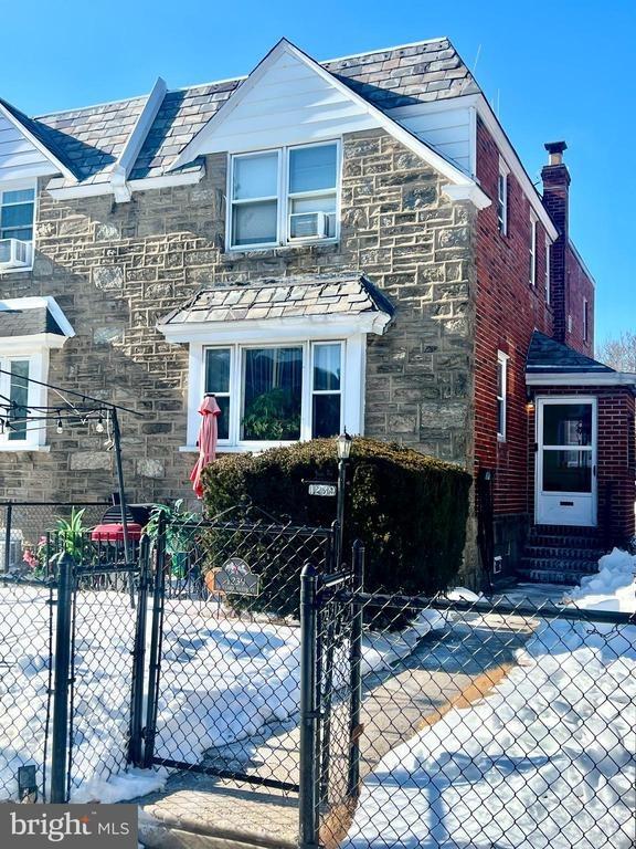 E Cardeza St, Philadelphia, PA 19119