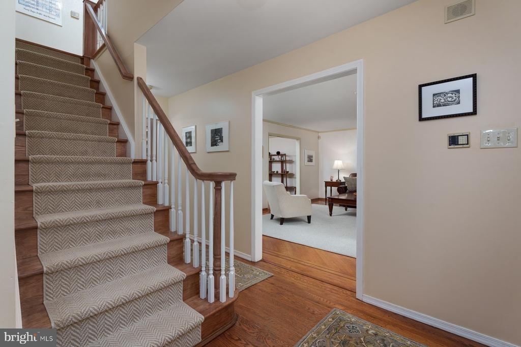 University Dr, Yardley, PA 19067