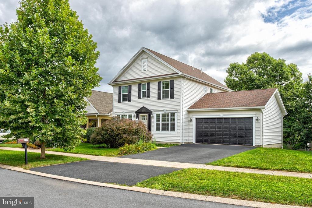 Meadowhawk Ln, State College, PA 16801