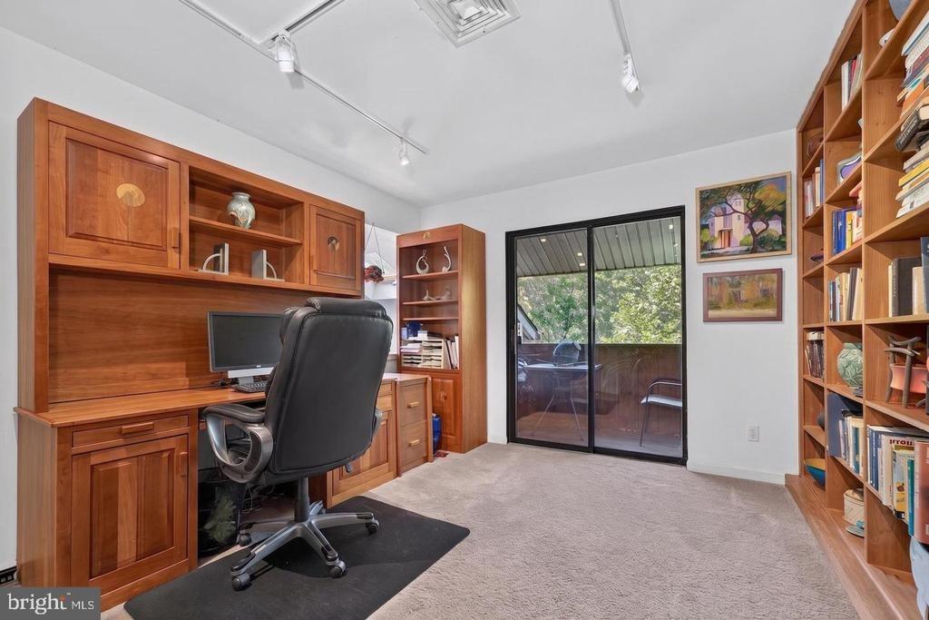Swan St, Lambertville, NJ 08530