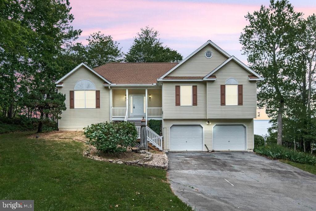 N Independence Dr, Montross, VA 22520