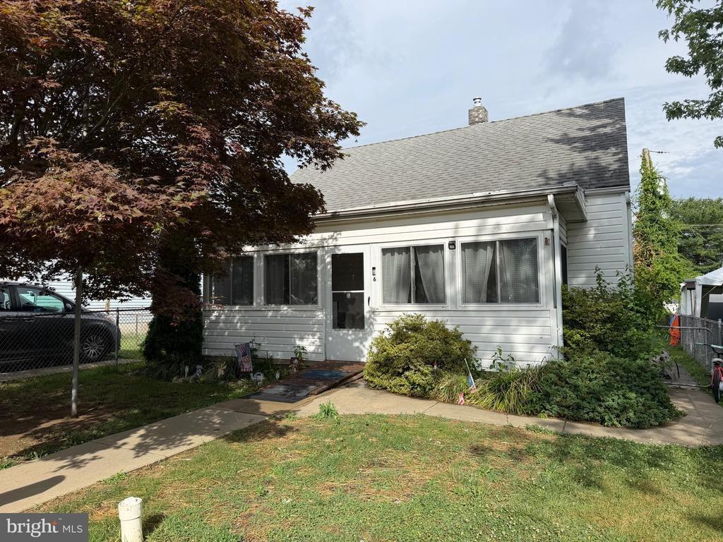 Avenal Rd, Essex, MD 21221
