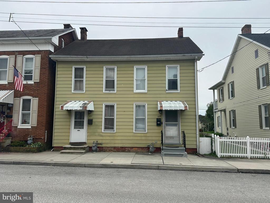 Locust St, Hanover, PA 17331