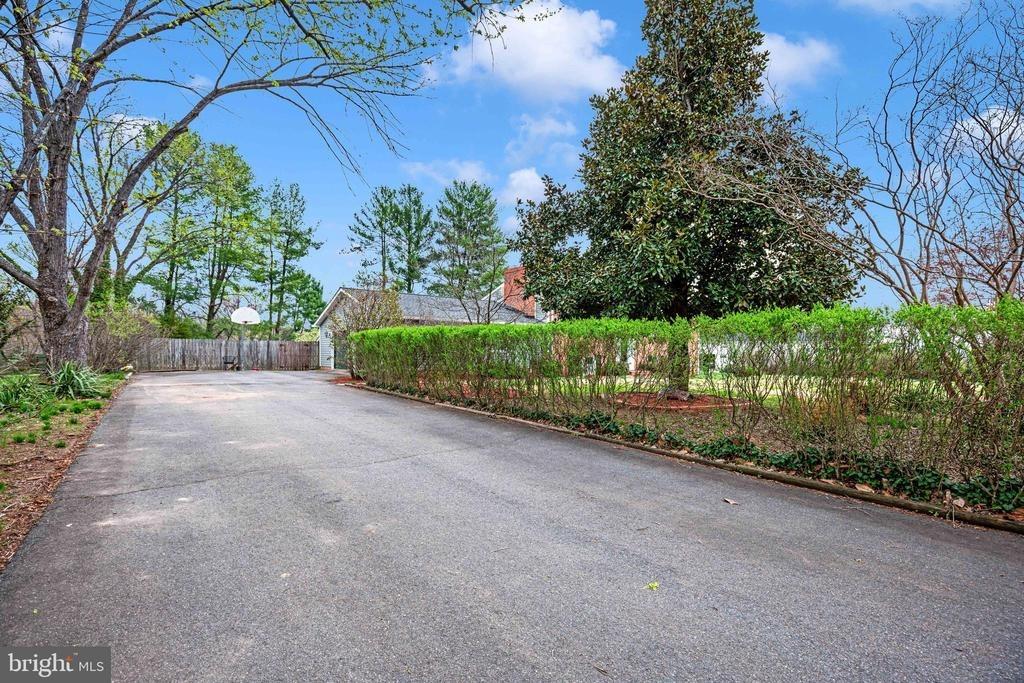 Ingleside Dr, Fredericksburg, VA 22405