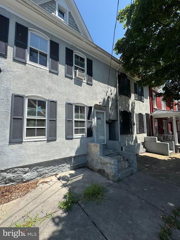 W Martin St, Martinsburg, WV 25401